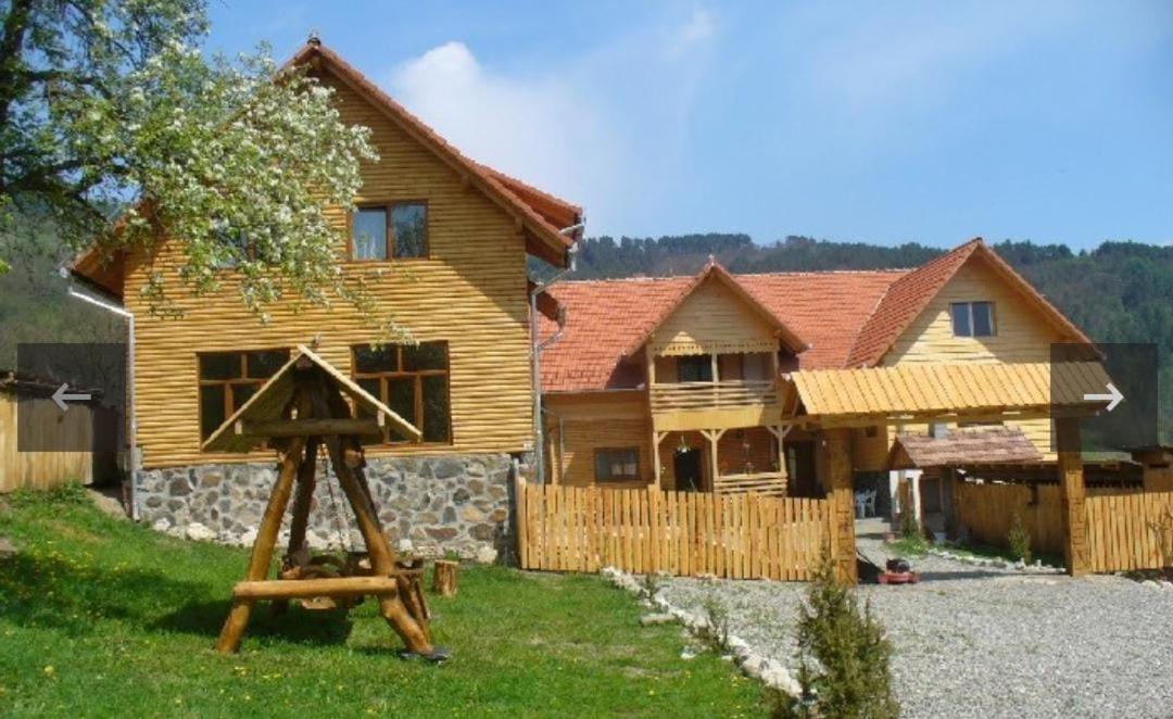 Pensiunea Codru Salciua de Jos Luaran gambar